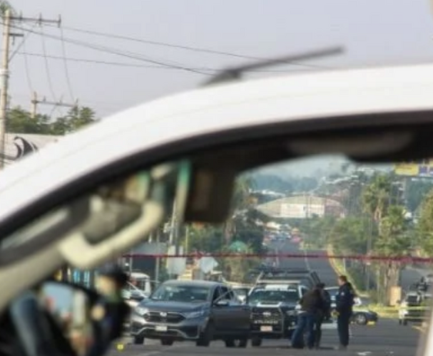 Al menos 300 habitantes del municipio poblano de Atzitzihuacán linchan a tres hombres señalados de secuestro y robo